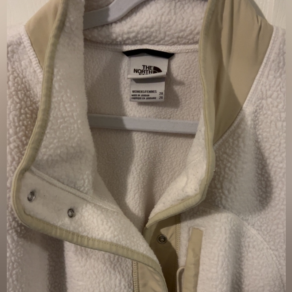 The North Face Fleece Jacket - Picture 3 of 3